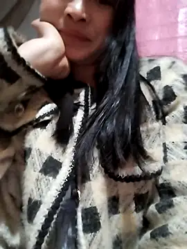 Snapshot of Tiyir597 chatting on 4, 12, 2025 Tiyir597 online show from 4, 12, 2025