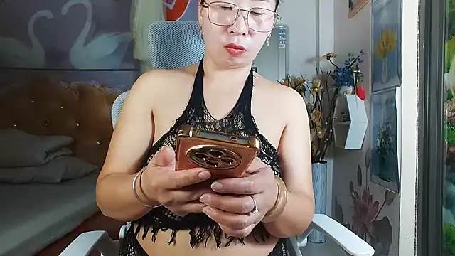 Snapshot of lyly_asian chatting on 2, 7, 2026 lyly asian online show from 2, 7, 2026