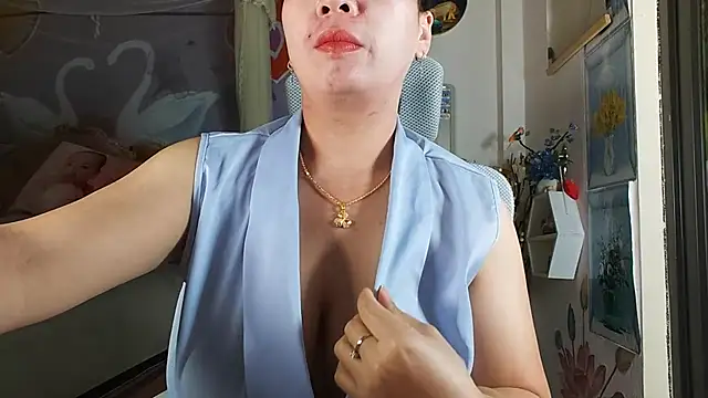 Snapshot of lyly_asian chatting on 17, 7, 2026 lyly asian online show from 17, 7, 2026