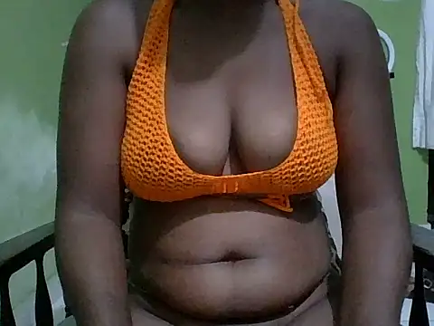 Snapshot of Ntshire chatting on 19, 10, 2025 Ntshire online show from 19, 10, 2025