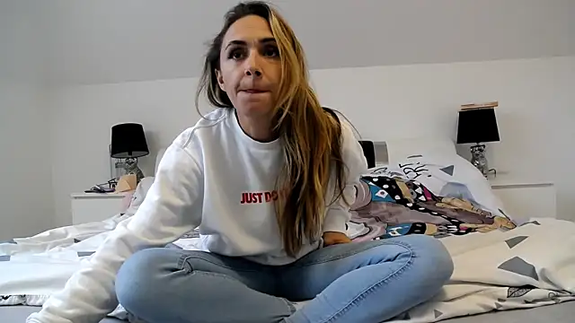 ArabianMalikah online show from 3, 11, 2025