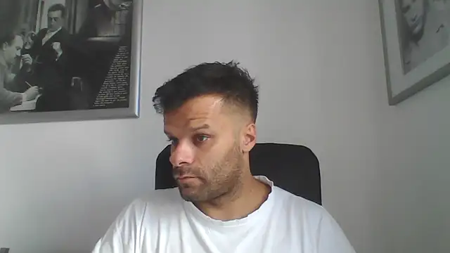 Snapshot of FROCETTO93 chatting on 12, 9, 2025 FROCETTO93 online show from 12, 9, 2025