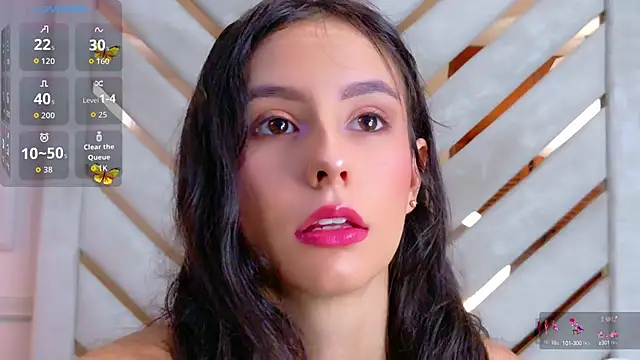 Snapshot of Sarah-Grace chatting on 26, 9, 2025 Sarah-Grace online show from 26, 9, 2025