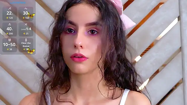 Snapshot of Sarah-Grace chatting on 30, 9, 2025 Sarah-Grace online show from 30, 9, 2025