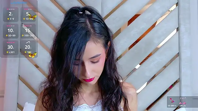 Snapshot of Sarah-Grace chatting on 6, 10, 2025 Sarah-Grace online show from 6, 10, 2025