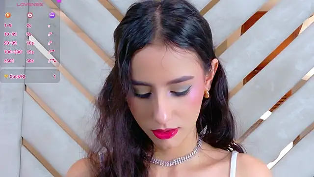 Snapshot of Sarah-Grace chatting on 7, 10, 2025 Sarah-Grace online show from 7, 10, 2025