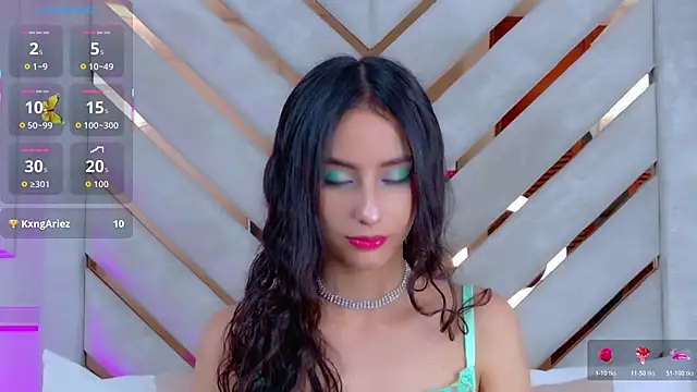 Snapshot of Sarah-Grace chatting on 14, 11, 2025 Sarah-Grace online show from 14, 11, 2025