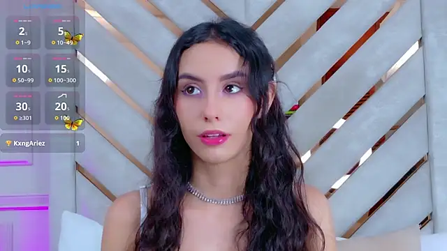 Snapshot of Sarah-Grace chatting on 15, 11, 2025 Sarah-Grace online show from 15, 11, 2025