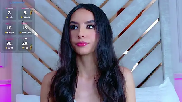 Snapshot of Sarah-Grace chatting on 25, 11, 2025 Sarah-Grace online show from 25, 11, 2025