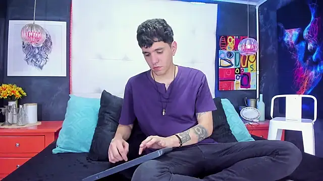 Snapshot of Matteo12_ chatting on 21, 10, 2025 Matteo12 online show from 21, 10, 2025