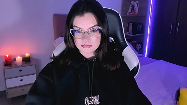 OphelianaRose33 online show from 18, 10, 2025