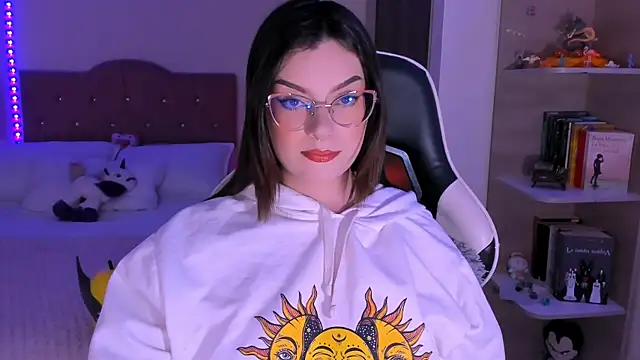 OphelianaRose33 online show from 18, 12, 2025