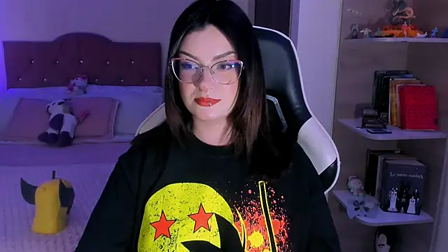 OphelianaRose33 online show from 11, 1, 2026