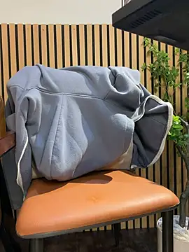 Linh 2004 online show from 27, 3, 2026