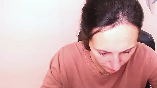 Snapshot of AlissaJersi chatting on 1, 10, 2025 AlissaJersi online show from 1, 10, 2025