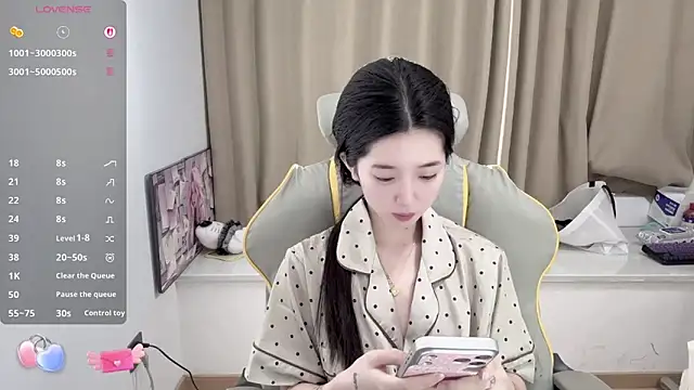 Snapshot of OiOi-666 chatting on 28, 5, 2026 OiOi-666 online show from 28, 5, 2026