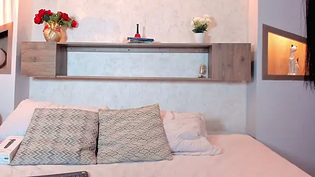 Snapshot of Emilly_Beaumont chatting on 21, 11, 2025 Emilly Beaumont online show from 21, 11, 2025