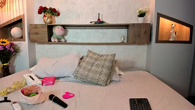 Snapshot of Emilly_Beaumont chatting on 26, 11, 2025 Emilly Beaumont online show from 26, 11, 2025