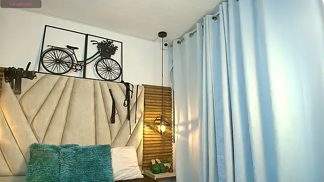 Snapshot of Cinthiabaker chatting on 8, 5, 2026 Cinthiabaker online show from 8, 5, 2026