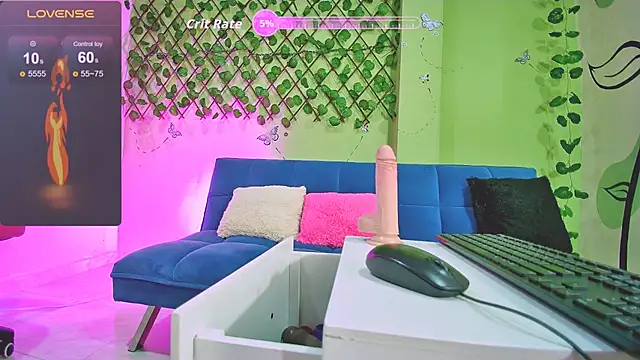 Karen Ariass online show from 6, 11, 2025