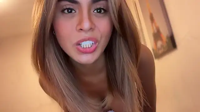 sabrina cutieee69 online show from 15, 3, 2026