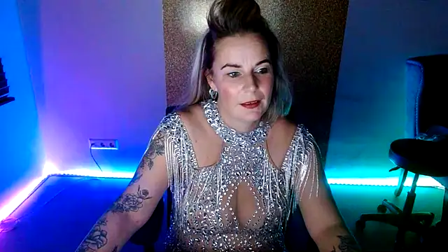 Snapshot of Mrs-Aurora chatting on 22, 11, 2025 Mrs-Aurora online show from 22, 11, 2025