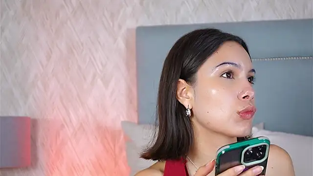 Sofy Bradd online show from 18, 9, 2025