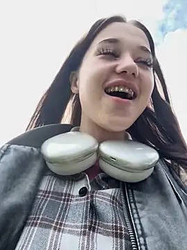 Juice Bunny online show from 9, 9, 2025