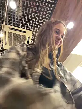 Juice Bunny online show from 27, 9, 2025