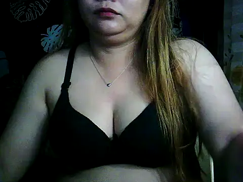 Snapshot of yuana25 chatting on 4, 11, 2025 yuana25 online show from 4, 11, 2025