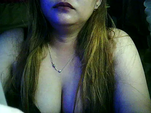 Snapshot of yuana25 chatting on 28, 11, 2025 yuana25 online show from 28, 11, 2025