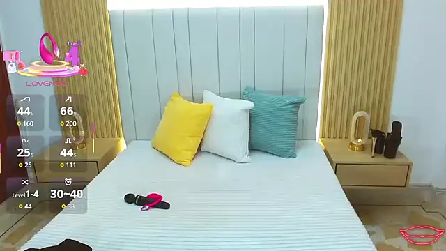 WildScarlet online show from 10, 11, 2025