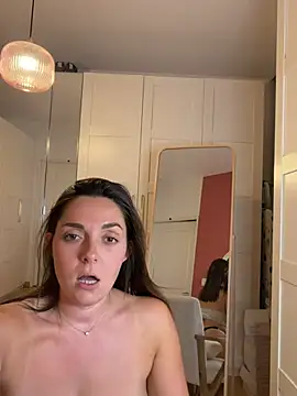 Snapshot of chloedlm5 chatting on 23, 7, 2026 chloedlm5 online show from 23, 7, 2026