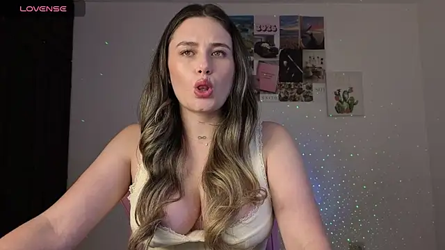 Snapshot of Veronika__Winslow_ chatting on 14, 5, 2026 Veronika Winslow online show from 14, 5, 2026
