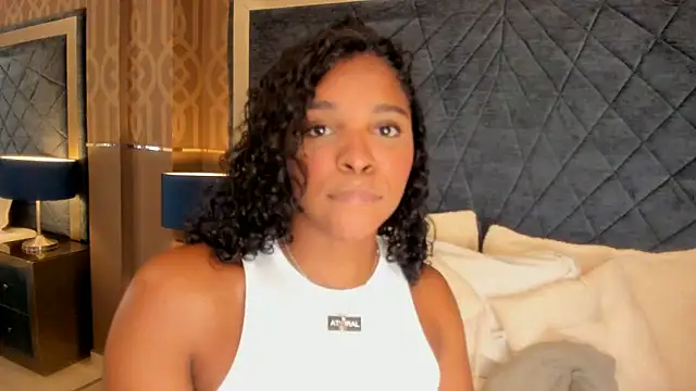 Snapshot of LisaMendez chatting on 1, 7, 2026 LisaMendez online show from 1, 7, 2026