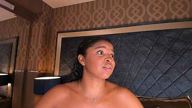 Snapshot of LisaMendez chatting on 8, 7, 2026 LisaMendez online show from 8, 7, 2026