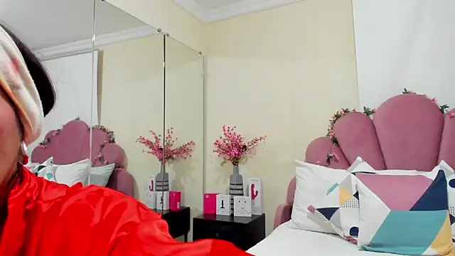 kiraGeiner online show from 9, 4, 2026