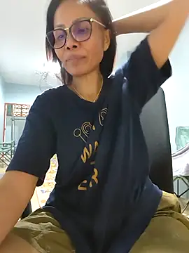 Mama Eva 1 online show from 21, 11, 2025