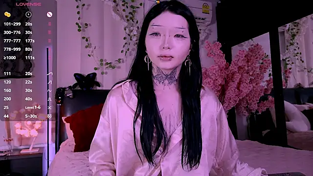 Lein Bone online show from 10, 11, 2025