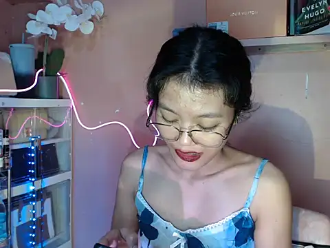 skinny gracie online show from 29, 10, 2025