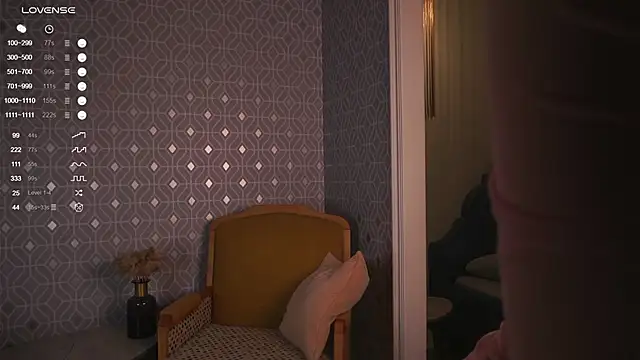 Moon cutie online show from 13, 3, 2026