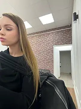 Snapshot of MarilynNova chatting on 4, 2, 2026 MarilynNova online show from 4, 2, 2026