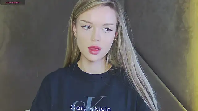 MarilynNova online show from 30, 6, 2026