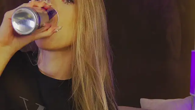 MarilynNova online show from 7, 7, 2026