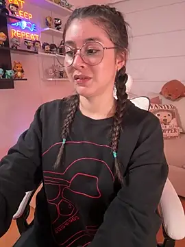 Snapshot of Sharon_07 chatting on 11, 11, 2025 Sharon 07 online show from 11, 11, 2025