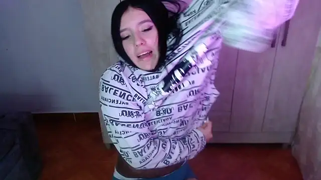 Snapshot of Velvet_28 chatting on 16, 11, 2025 Velvet 28 online show from 16, 11, 2025