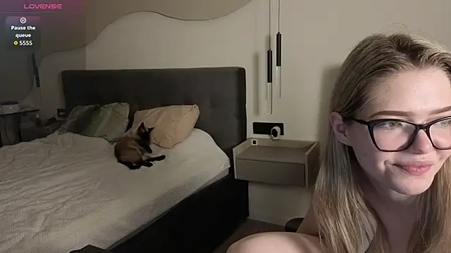 Snapshot of KatanaSVibe chatting on 11, 5, 2026 KatanaSVibe online show from 11, 5, 2026