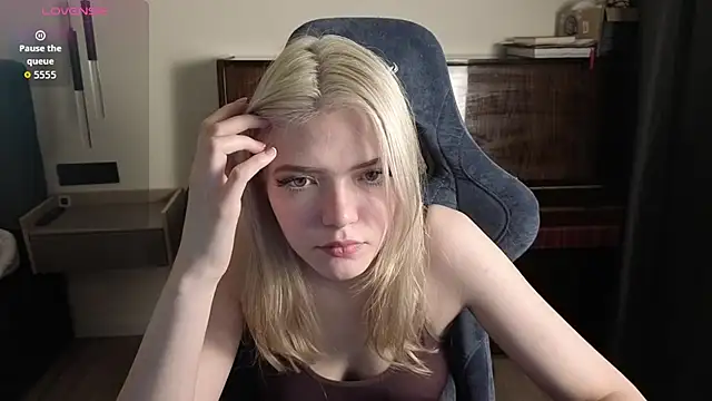Snapshot of KatanaSVibe chatting on 2, 7, 2026 KatanaSVibe online show from 2, 7, 2026