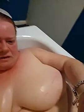 Snapshot of Stripmummydaddy19 chatting on 1, 11, 2025 Stripmummydaddy19 online show from 1, 11, 2025