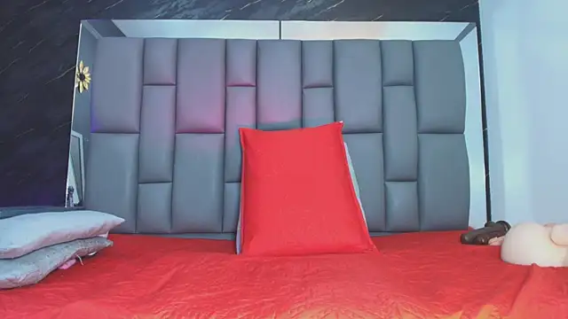 Snapshot of Roxana_gomez chatting on 24, 9, 2025 Roxana gomez online show from 24, 9, 2025